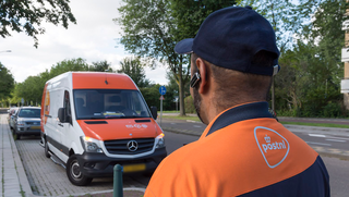 Hoogbejaarde man (98) opgelicht door nepbezorgers van 'PostNL'