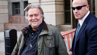 Steve Bannon, oud-adviseur van president Trump, opgepakt wegens oplichting honderdduizenden donateurs