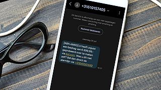 Pas op voor deze sms namens ABN AMRO: 'Je hebt zojuist geprobeerd een bedrag van €899,99 over te maken'