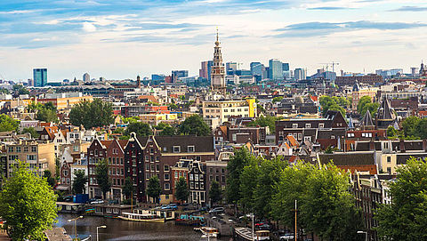 Amsterdam onderzoekt zeven vertrekregelingen van topambtenaren