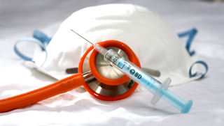 Koninklijke Marechaussee doet aangifte van oplichting bij verkoop mondkapjes