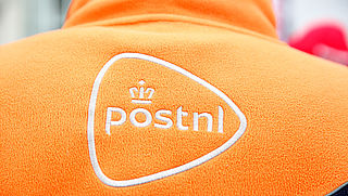 Pas op voor oplichter in kleding PostNL