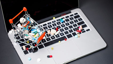 Inspectie heeft moeite met aanpak illegale opiatenhandel op internet