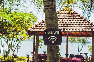 Politie: pas op met openbare wifi-netwerken op vakantie