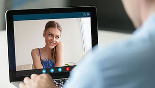 Werkstraffen geëist wegens oplichting op datingsite: duizenden euro's schade