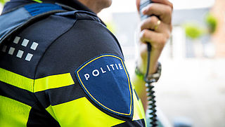 Politiemedewerker geschorst op verdenking van fraude