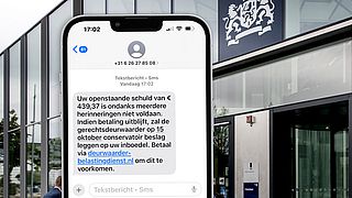 ‘Jouw openstaande schuld van €439,37 is niet voldaan’, sms’en online oplichters namens de Belastingdienst