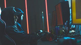 Zo gaat Europol online werving van jongeren door cybercriminelen tegen, dit kun je als ouder doen