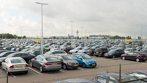 Dit jaar ruim honderd klachten over valet parking bij Schiphol