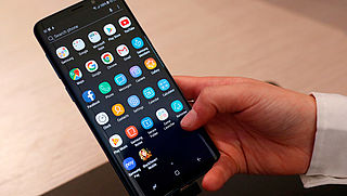 Drietal aangehouden voor verkoop neptelefoons