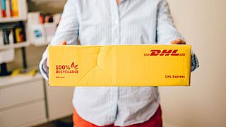 Mail uit naam van DHL over verzendgegevens bevestigen is phishing