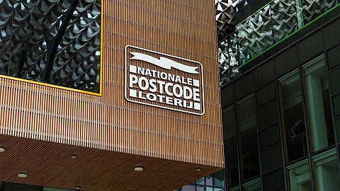 Politie houdt neppe Nationale Postcode Loterij-medewerkers aan: zo gingen de verdachten te werk