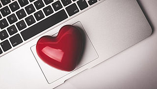 Vrouw moet één miljoen euro terugbetalen vanwege internetliefde 
