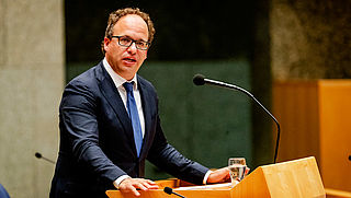 Koolmees belooft harde aanpak ww-fraude