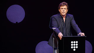 Talpa-baas John de Mol sleept Facebook voor de rechter