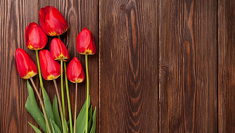 Politie Breda waarschuwt voor oplichter met tulpen
