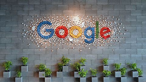 Deze frauduleuze Google-sms bevat een vals telefoonnummer van de helpdesk