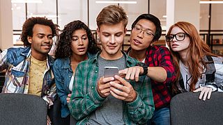 Het laatste nieuws: Politie waarschuwt voor valse dierenverkopers, update je Chrome en Apple-apparaten tegen hackers en meer