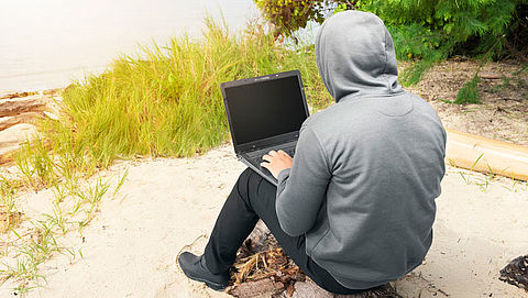 Politie waarschuwt voor zomerse fraude van cybercriminelen