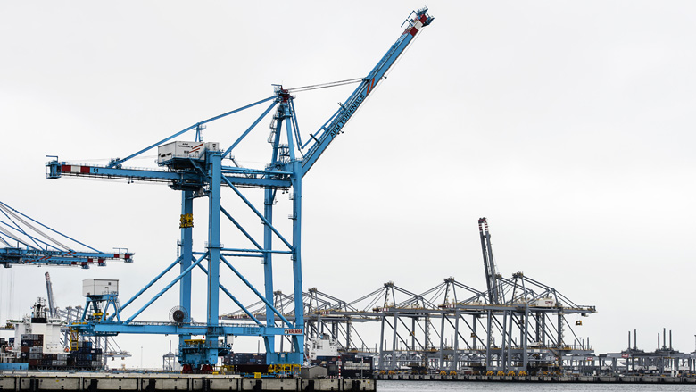 Verdachte douanier haven Rotterdam langdurig afgeluisterd door politie