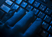 Cybercriminelen beroven tientallen banken