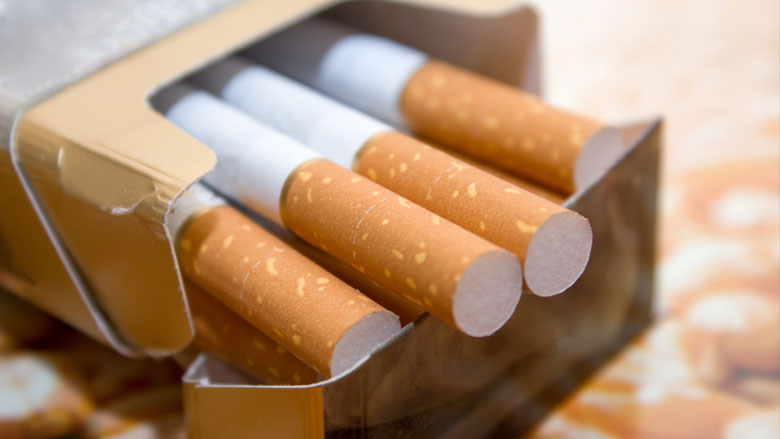 FIOD en douane doen invallen in Limburg wegens illegale tabakshandel